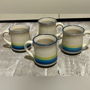 Set of 4 vintage Stonecrest Trio 804 mugs